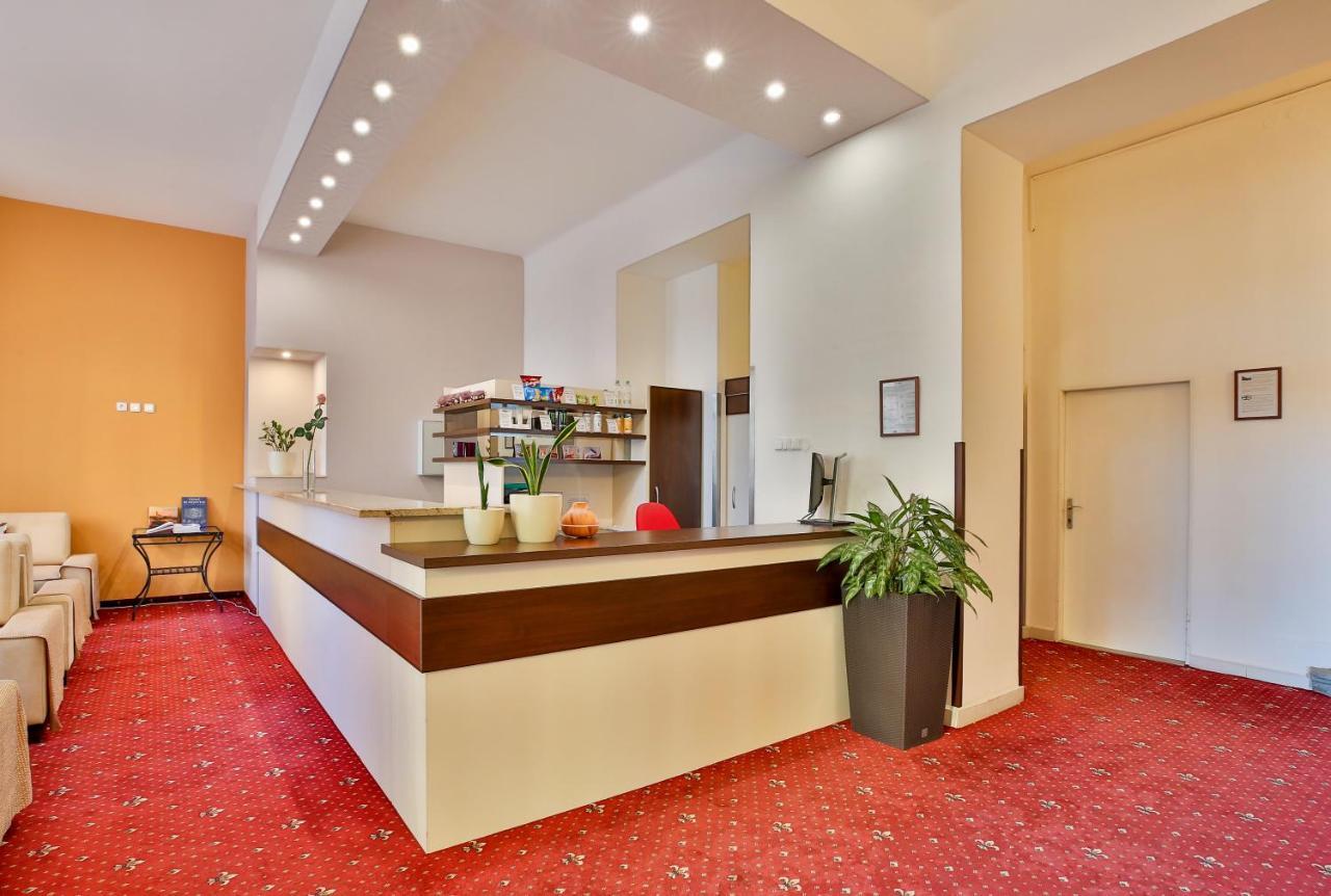 Hotel Табор Екстериор снимка