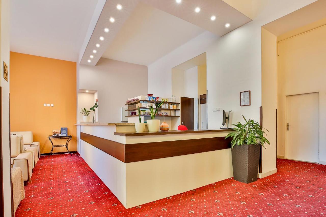 Hotel Табор Екстериор снимка
