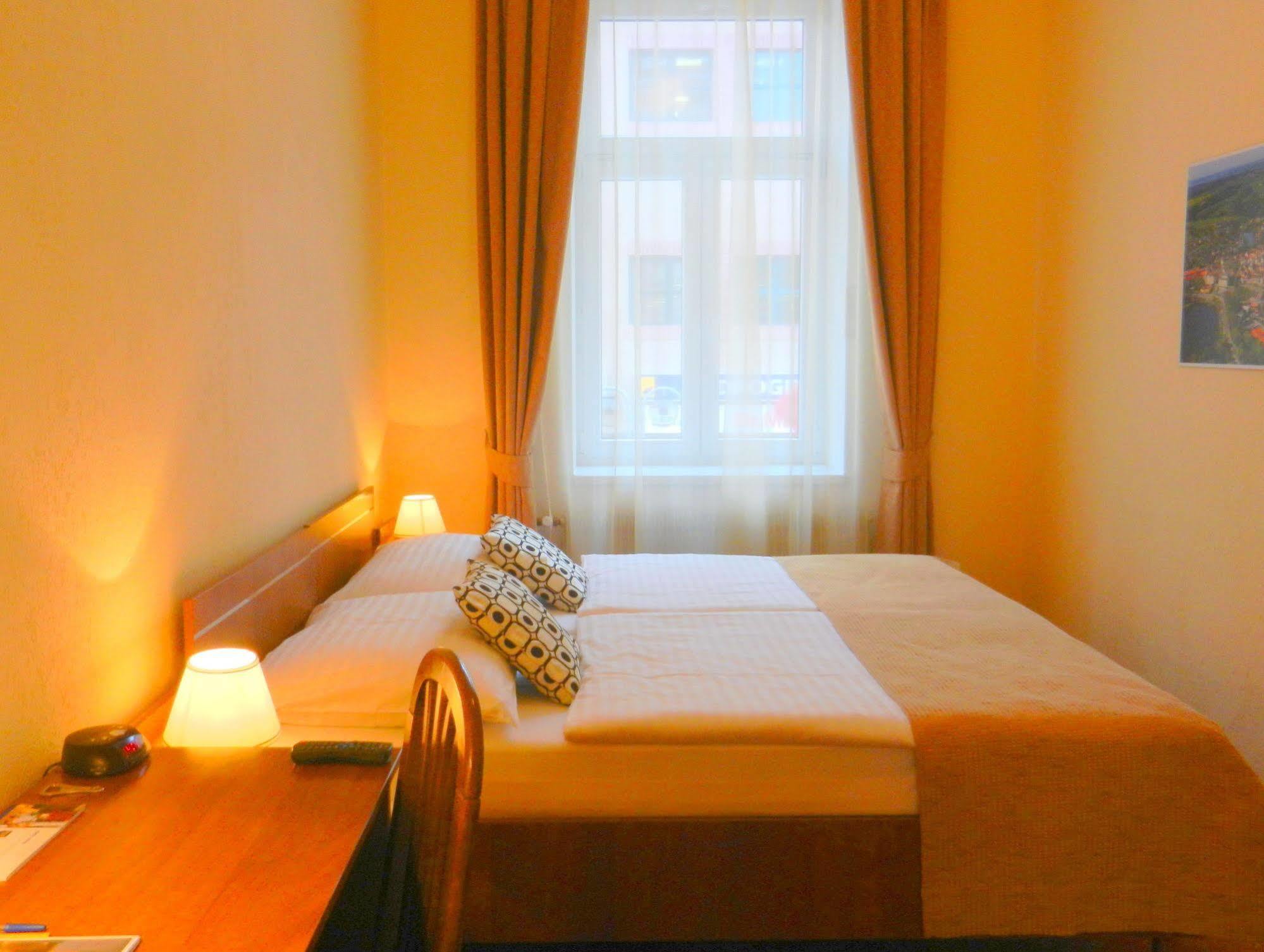 Hotel Табор Екстериор снимка